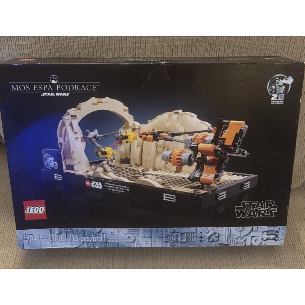 NEW LEGO Star Wars Mos Espa Podrace Diorama 75380